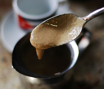 Making Cuban coffee ‘espuma’